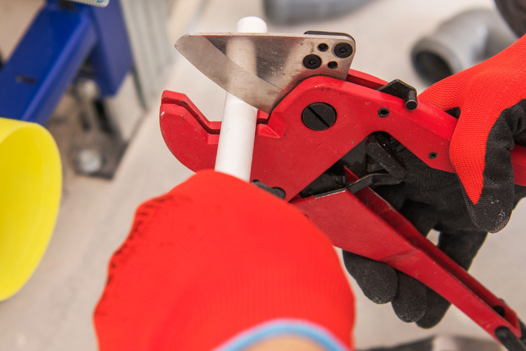 Eyewash-Pipe-Cutting